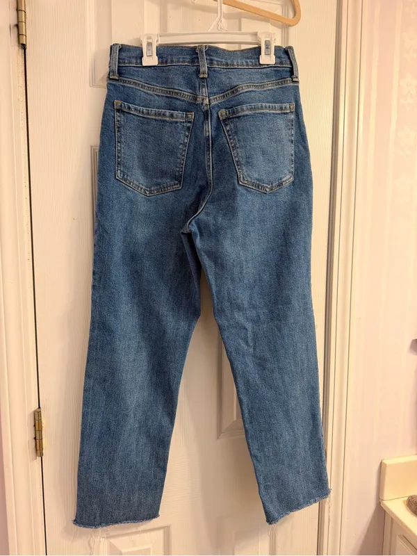 Old Navy Extra High Rise Sky-Hi Straight Jeans Size: 2 - Image 4