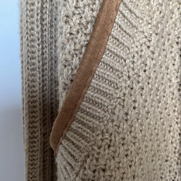 Abercrombie sweater with imitation Suede elbow patches - Image 3