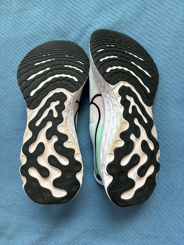 Nike running shoes - Image 5