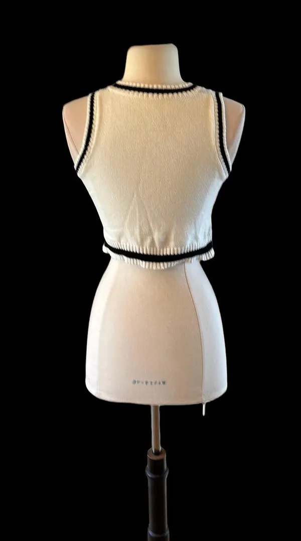 Crop Sweater White Black V Neck Lightweight Womens Small - Image 4