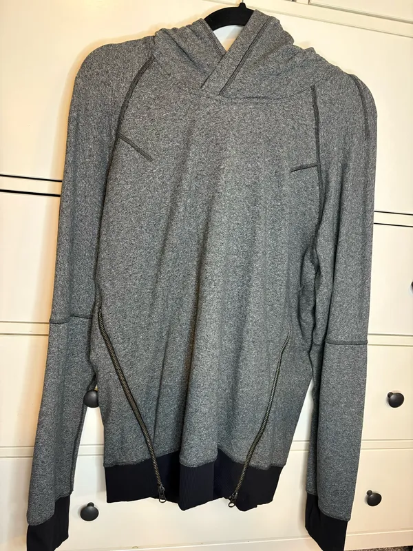 Lululemon Sweatshirt size 8 gray - Image 2