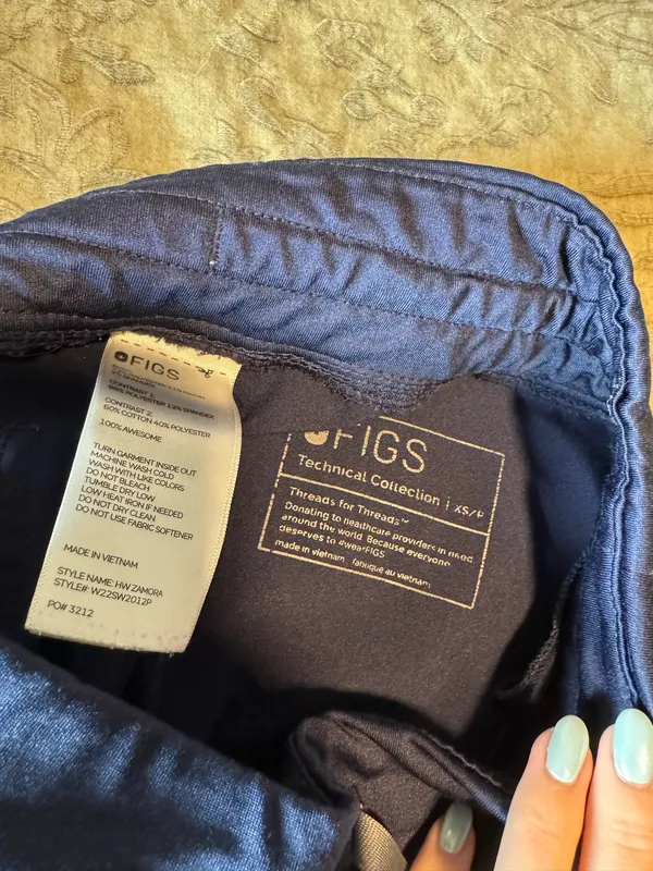 FIGS Scrubs Set - Image 5