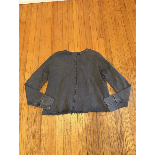 Free People Sweatshirt Womens Large Gray Ruffle Raw Hem Cropped Terry Top - Image 7