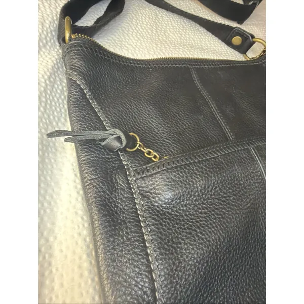 The Sak Iris Crossbody Bag Black Leather Pebbled Adjustable Strap Zippers Lined - Image 3