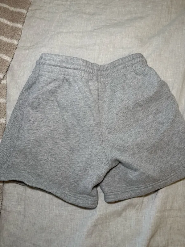 Aritzia Boyfriend Sweat Shorts TNA Cozy Fleece - Image 4