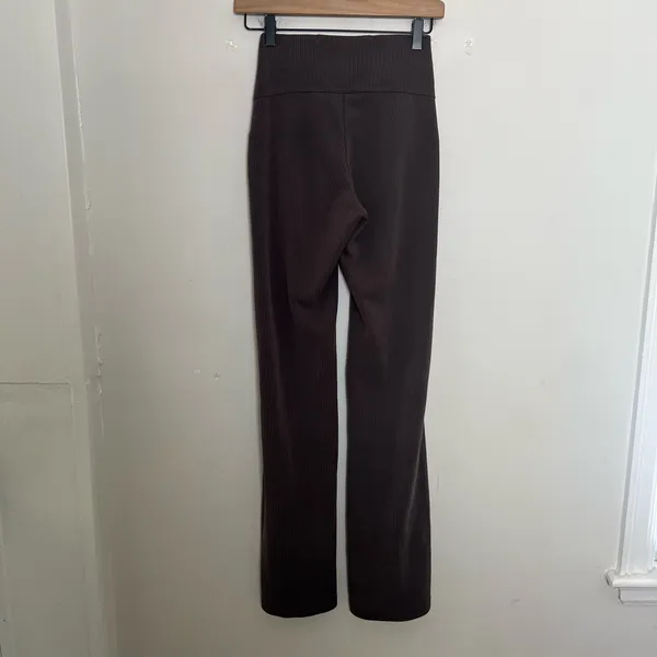 LULULEMON- Ribbed Softstreme Flared Pant Espresso Size 2 - Image 4