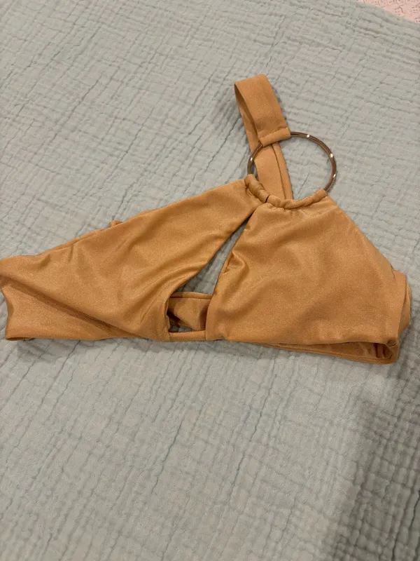 Camila Coelho Patricia Nude One-Shoulder Ring Bikini top Size‎ Small - Image 6