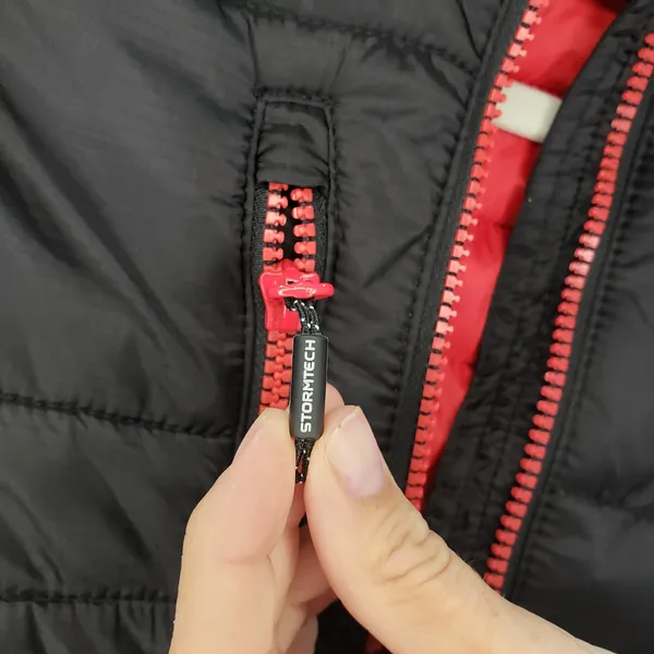 Stormtech Gravity Thermal Vest Womens S Black Red Insulated Puffer NWT - Image 6