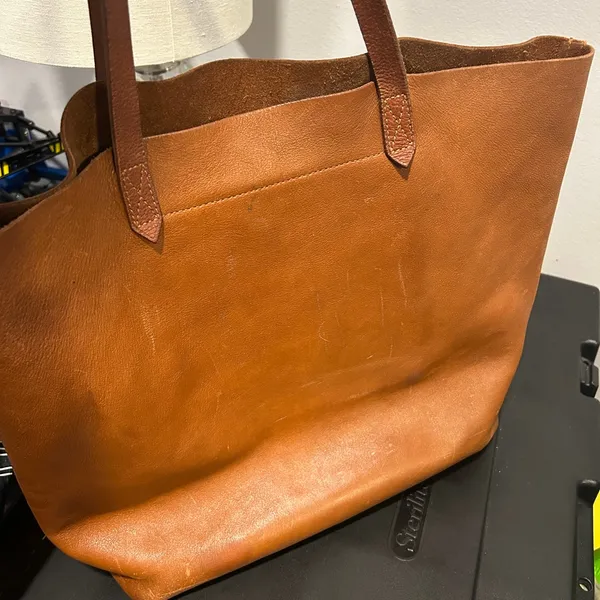 Madewell Elegant Brown Leather Tote Bag Genuine Leather see imperfection on bag - Image 4