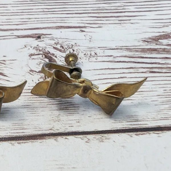 Vintage Screw On Earrings - Large Bow Design - Tarnished - Image 8