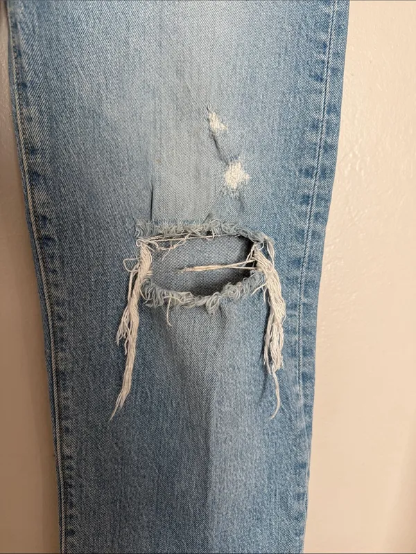 Levi’s ribcage straight jeans in size 27 - Image 7