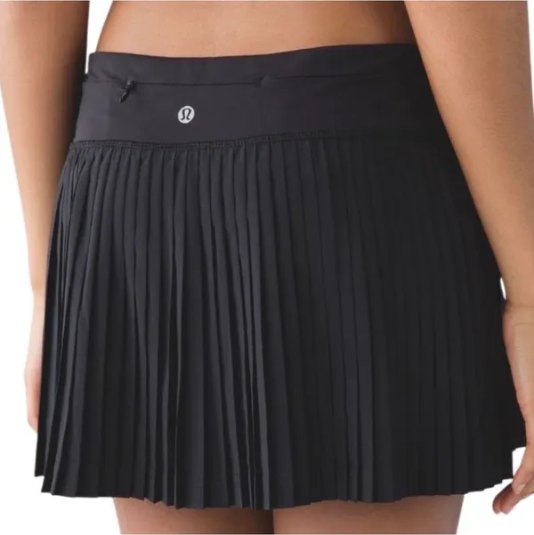 Lululemon Pleat To Street Skirt II Black Size 8 - Image 2