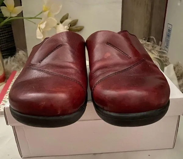 Red Clark’s Clogs - Image 6