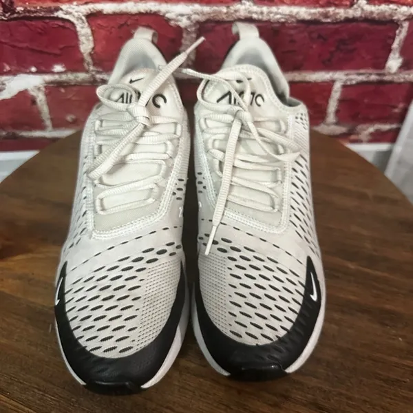Nike Women’s Airmax 270 size 7 - Image 5