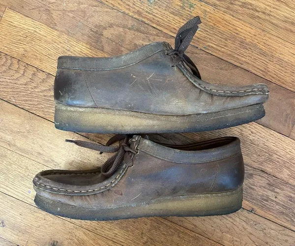 Clarks Wallabee Brown Leather Low Lace Up - Size 7.5 - Image 8