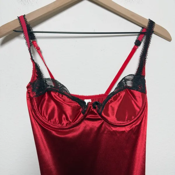 VTG 90s Victoria Secret Women Slip Dress 34C Cherry Red Lace‎ Trim Bustier Vamp - Image 5