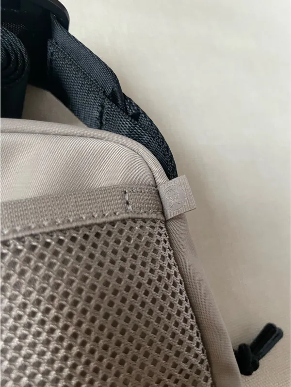 Lululemon Team Canada Future Legacy Easy Access Bag 1.5L COC CPC Logo - Image 12