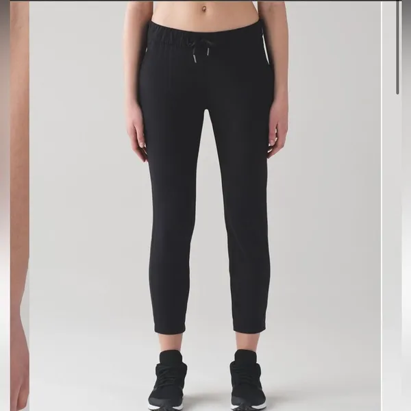 Lululemon On The Fly Pant 7/8 Ankle Black Size 4 - Image 5