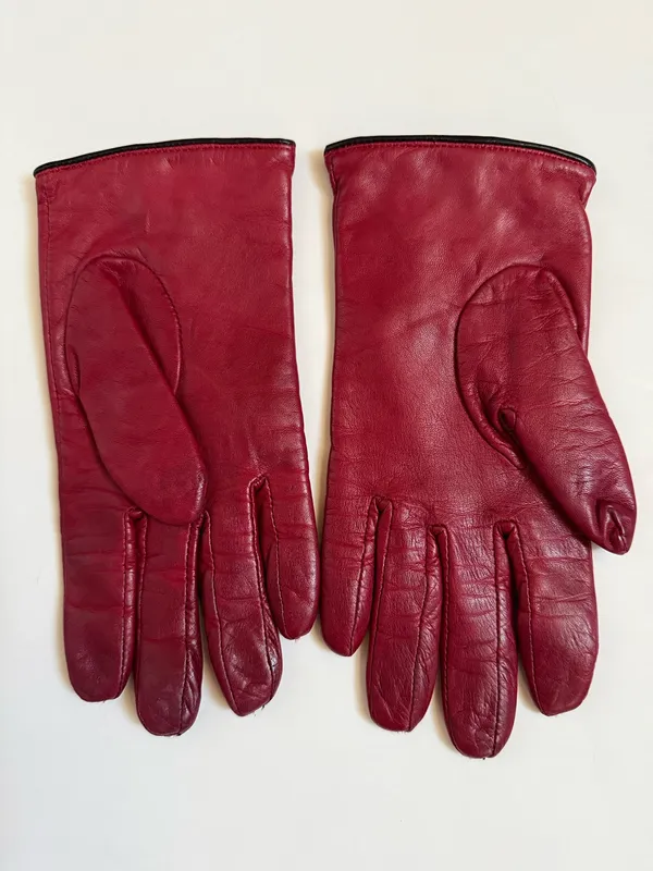 Echo Red Leather Driving Gloves. Size Medium - Image 3