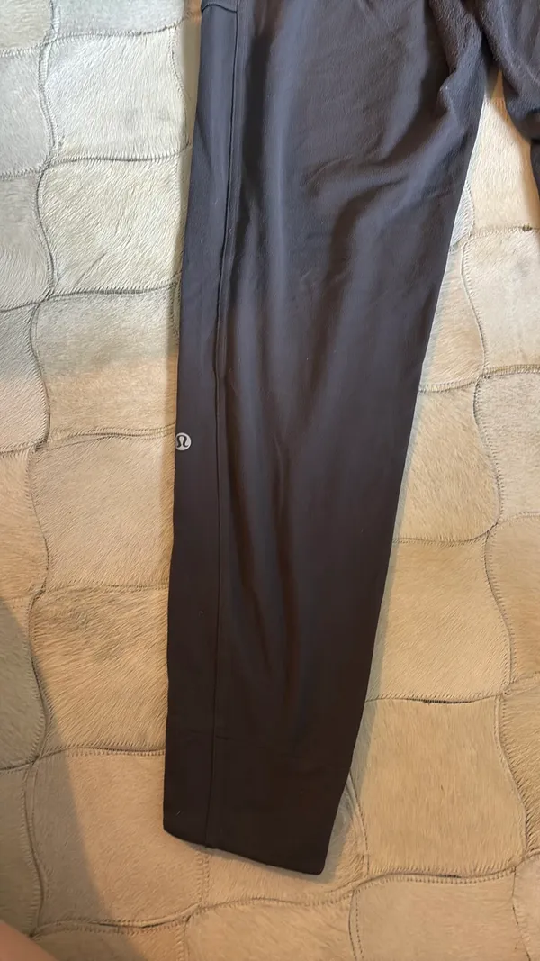 Lululemon Gray Joggers Size 8 - Image 3