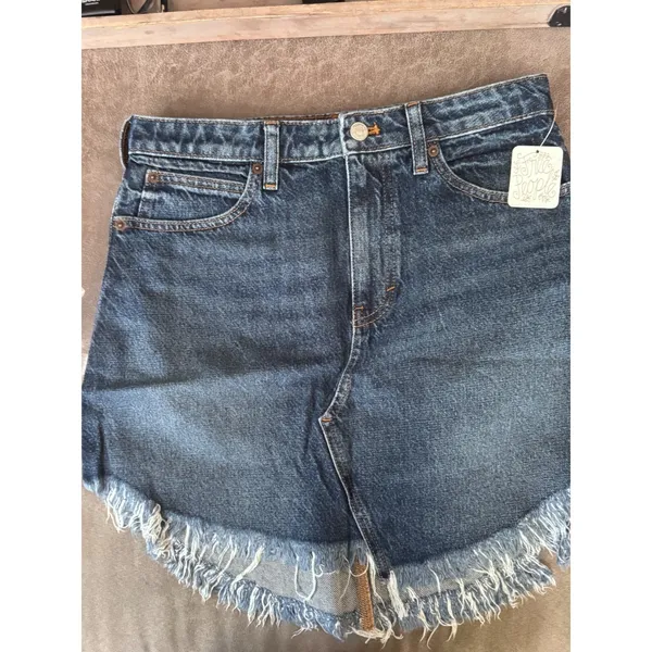 Free People We The Free Bailey Denim Mini Skirt Blue Fray Asymmetric Hem 26 NWT - Image 4