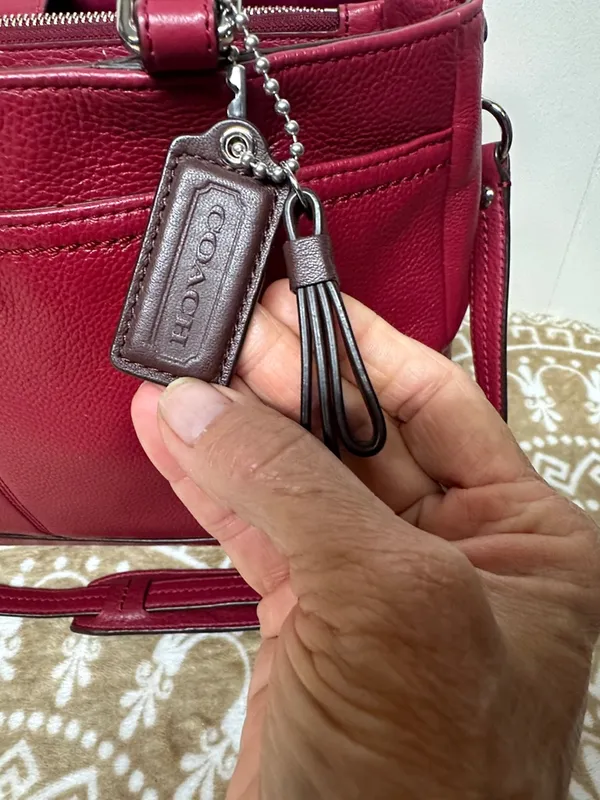 Coach Park Large Carryall F23268 in Red Pebbled Leather - Image 2