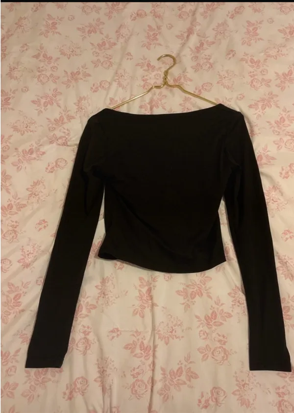 Black long sleeve wide neck shirt - Image 2