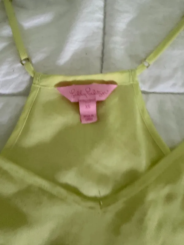 Lululemon shorts & neon yellow top - Image 3