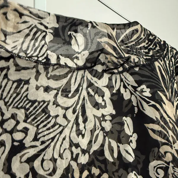 New York City Design‎ Co. VTG Y2K 100% Silk dark romantic Floral Blouse Size - Image 6