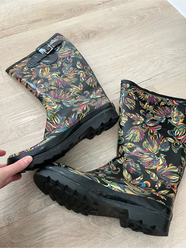 Sakroots Rhythm  Rain Boot - Image 4