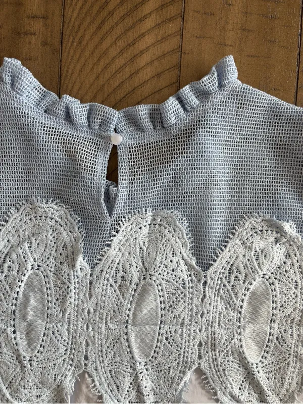 Lace Trim Short Sleeve Blouse Swing Crew Neck Ruffle Hem Blouse - Image 6