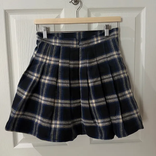Plaid Navy and Cream Pleated Mini Skirt clueless size medium 28 - Image 2