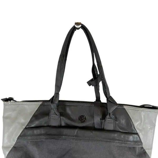 Lululemon Athletica Grey Colorblock Gym Tote Bag Large Shoulder Bag h2o *Flawed* - Image 2