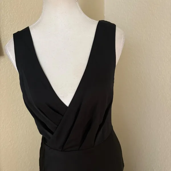FAME‎ & PARTNERS Black Satin V Neck Maxi Dress Long Side slit formal Size 4 NWT - Image 2