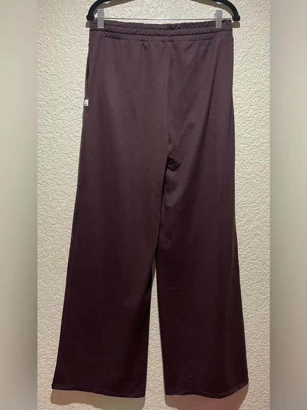 Vuori NWOT Halo Essential Wide Leg Relaxed Lounge Pants in Heathered Brown plum - Image 4