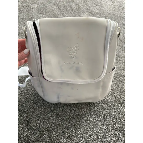 Younique Younique Diaper Bag Backpack White Medium Detachable Strap - Image 9
