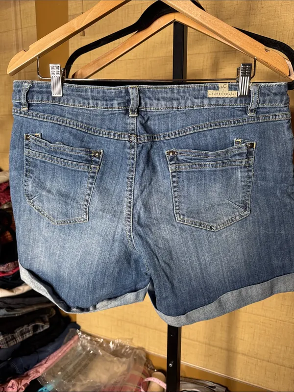 LC Lauren Conrad Roll Cuff Denim Shorts Distressed Size 16 EUC - Image 5