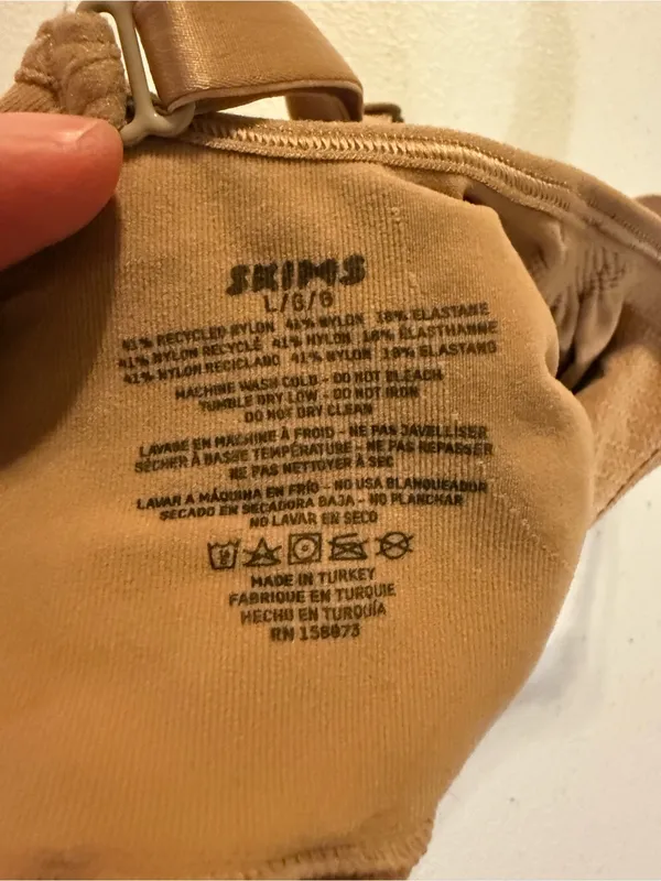 SKIMS seamless sculpting bralette distinctive ruched cup detailing tan large - Image 3