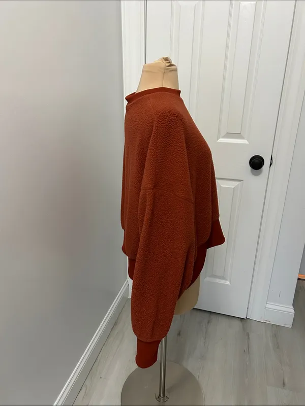 Nike Oversized Fleece Crop Crewneck Sweatshirt Rust - Image 4