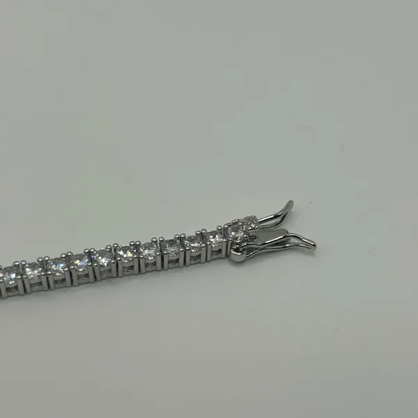 Kay Jewelers Moissanite Tennis Bracelet Gold 3mm 7 Inch Brand New VVS1 Crazy Shine No Pass - Image 4