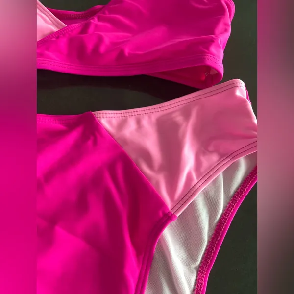 Nwot 2 Pieces Swim Suit In 2 Shades Of Pink M - Image 4