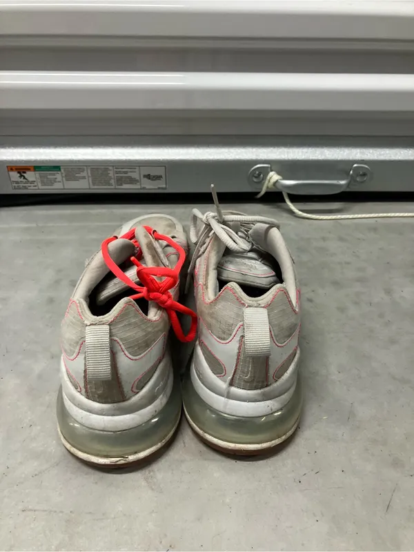Nike Air Max 270 size 11.5. - Image 2