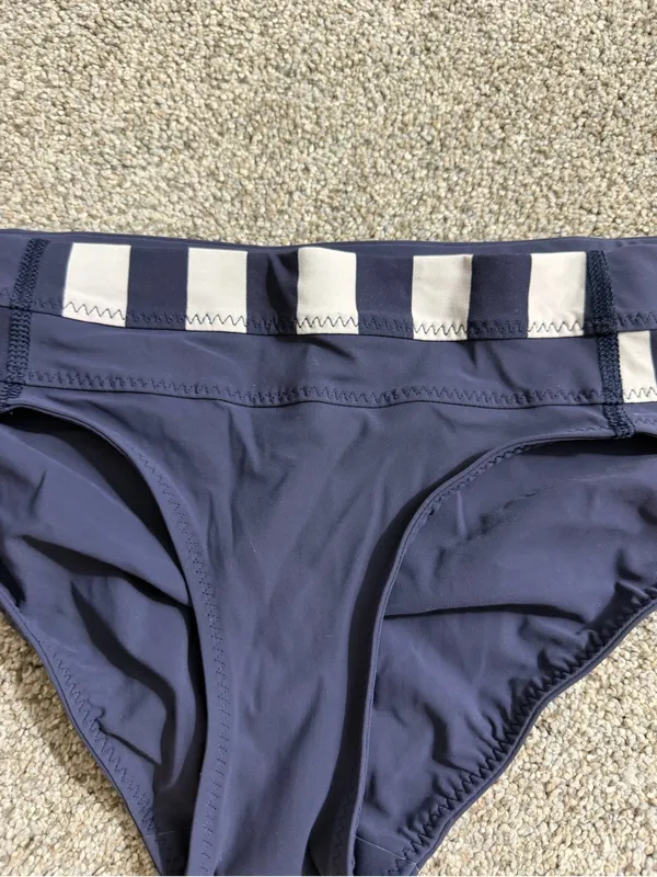 Lululemon Shanti Surf Hipster Steep Stripe Printed Cadet Blue Size 6 Bottom ONLY - Image 6