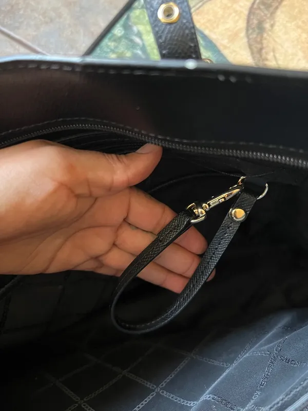 Michael Kors Black Saffiano Tote with Gold-Tone MK Charm - Image 9