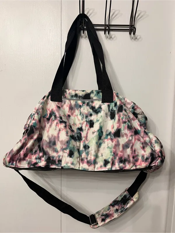 Abstract Tie Dye Medium Duffle Gym Tote Travel Bag School Weekender EUC - Image 2