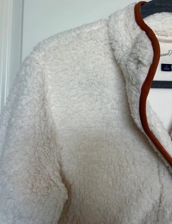Universal Threads Cream Sherpa Jacket - Image 3