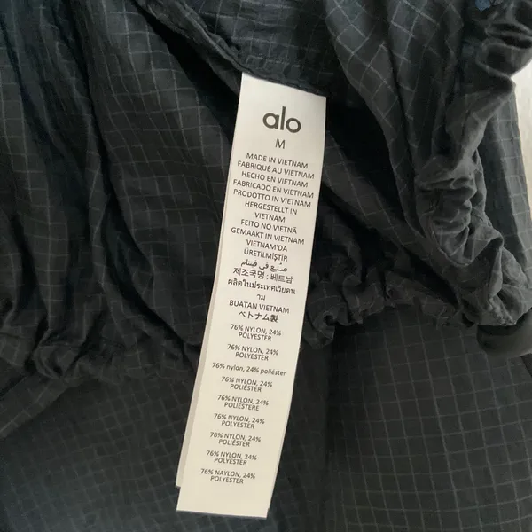 Alo Yoga Cropped Game Time Full Zip Jacket Black M - Image 4