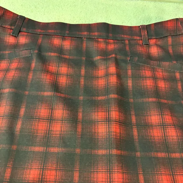 Maurices Red Black Mini Skirt 19” long Plaid Faux Pockets Back - Image 7