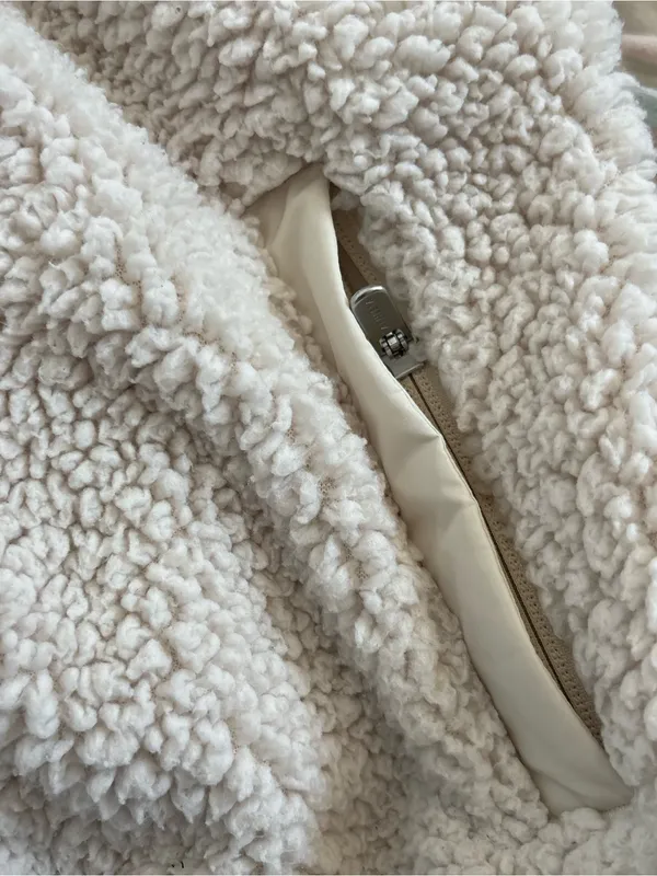 ATHLETA Cloud Fleece Sweatshirt in bone sz small - Image 11