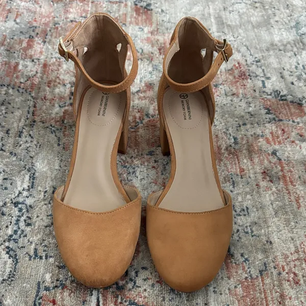 Giani Bernini Tan Ankle Strap Heels - Image 3
